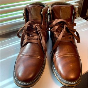 Brown mens 7, womens 9